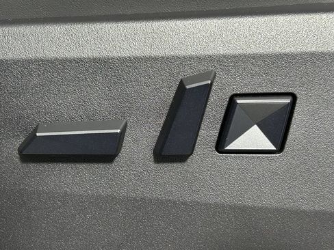 Used 2024 Tesla Cybertruck AWD Crew Cab image 35