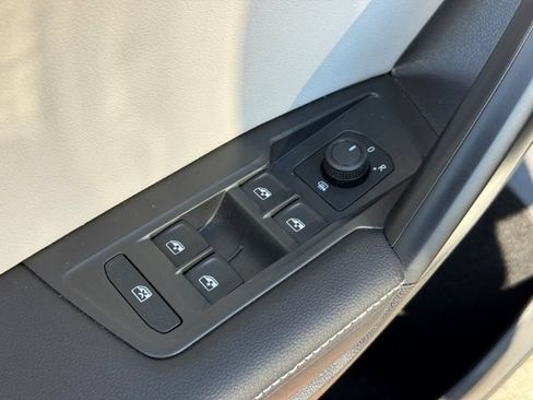 Certified 2024 Volkswagen Tiguan S FWD image 9