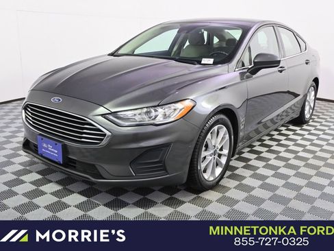 Used 2019 Ford Fusion SE FWD image 1