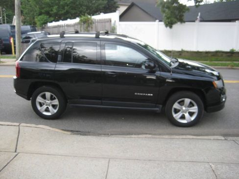 Used 2015 Jeep Compass High Altitude AWD/4WD image 4