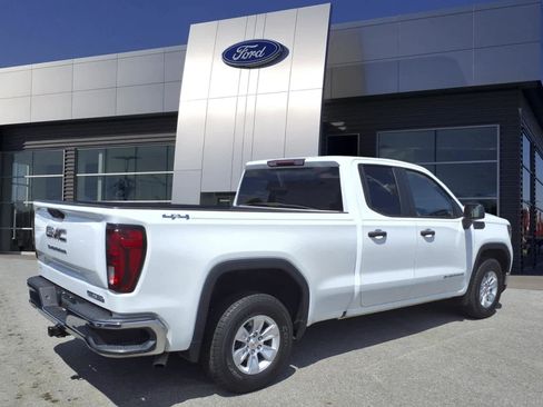 Used 2023 GMC Sierra 1500 Pro w/ Pro Value Package AWD/4WD image 2