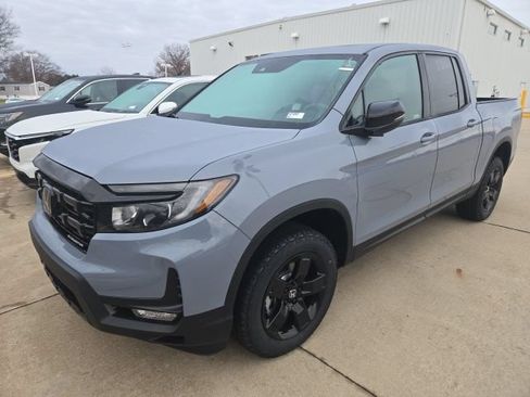 New 2026 Honda Ridgeline Black Edition image 4