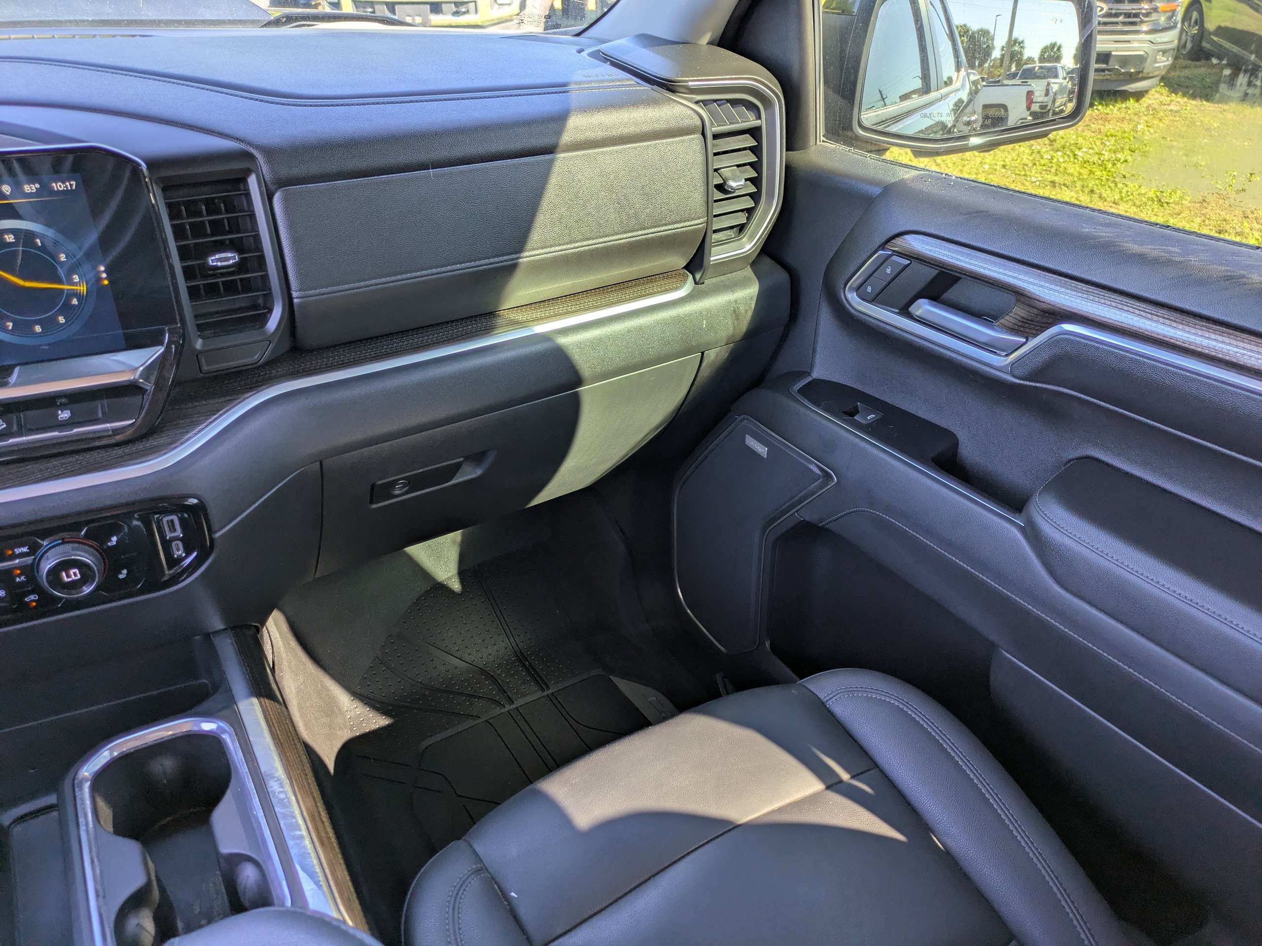 Used 2022 Chevrolet Silverado 1500 LT Trail Boss w/ LT Trail Boss Premium Package AWD/4WD image 17