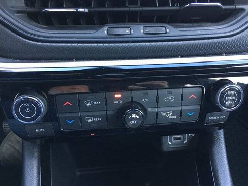 Used 2024 Jeep Compass Trailhawk w/ Sun and Sound Group AWD/4WD image 24