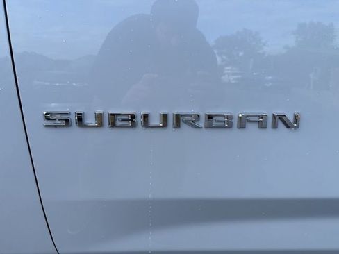 New 2026 Chevrolet Suburban High Country image 14