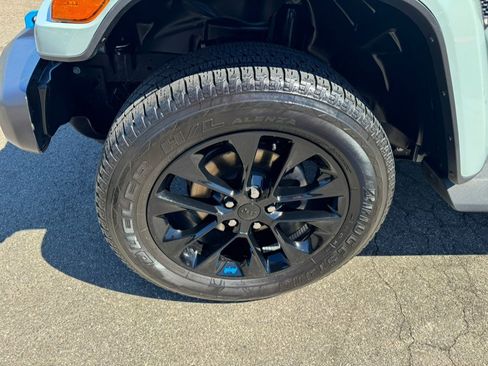 Used 2023 Jeep Wrangler Sahara image 12