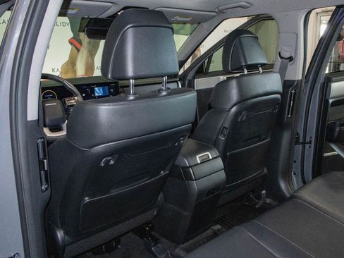 Used 2024 Hyundai Santa Fe Limited FWD image 10