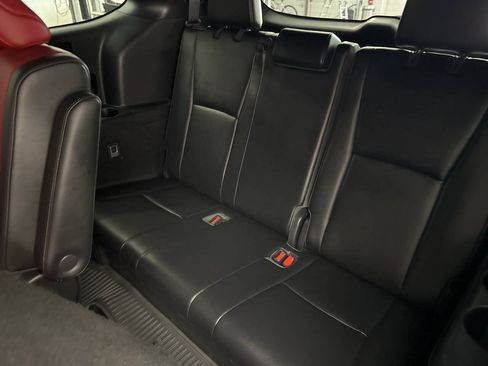 Used 2021 Toyota Highlander XSE AWD/4WD image 32