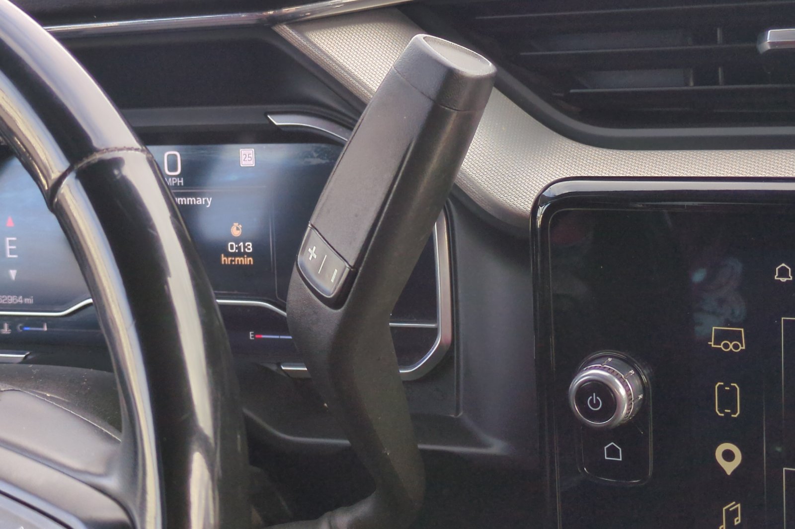 Used 2025 GMC Sierra 3500 Denali AWD/4WD image 32