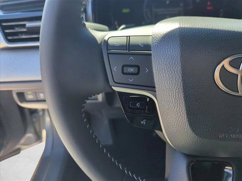 Used 2026 Toyota Camry SE FWD image 18