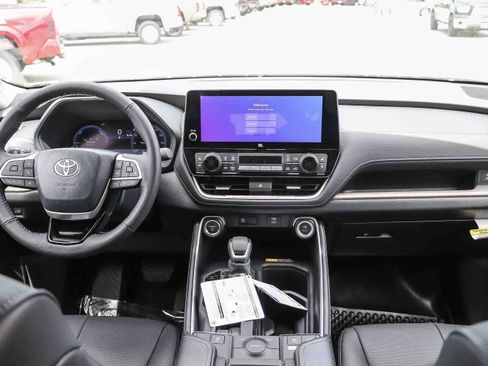New 2026 Toyota Grand Highlander Limited image 15