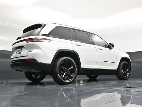 Used 2025 Jeep Grand Cherokee Limited w/ Black Appearance Package AWD/4WD image 60