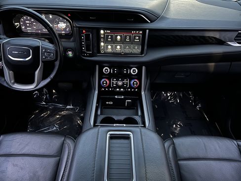 Used 2022 GMC Yukon Denali image 37