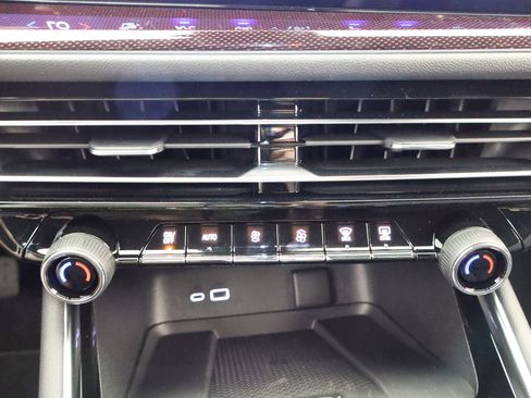 New 2026 Chevrolet Traverse Z71 w/ Enhanced Driving Package AWD/4WD image 27