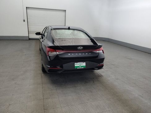 Used 2021 Hyundai Elantra SE w/ Cargo Package FWD image 6