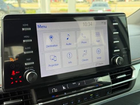 Used 2024 Toyota Sienna XSE FWD image 28