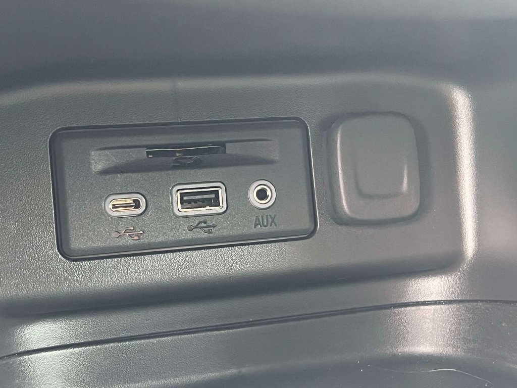 Used 2024 Chevrolet Equinox LT FWD image 31