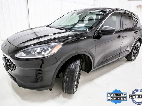 Used 2022 Ford Escape SE image 2