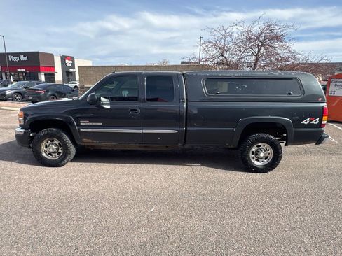 Used 2005 GMC Sierra 2500 SLT w/ Heavy-Duty Power Package image 8