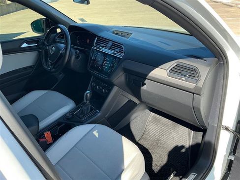 Used 2019 Volkswagen Tiguan SEL Premium R-Line AWD/4WD image 35