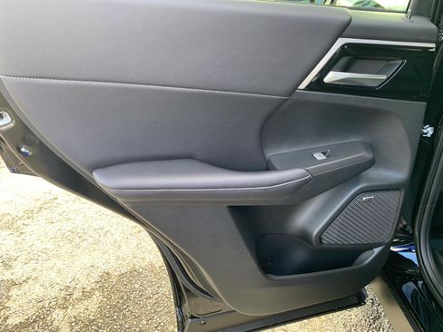 New 2025 Mitsubishi Outlander SE image 19