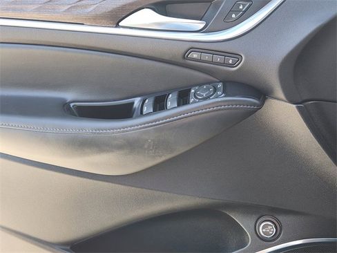 Used 2023 Buick Enclave Avenir w/ Avenir Technology Package image 23