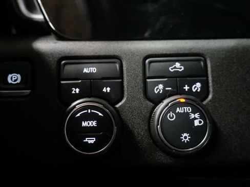 Used 2022 Chevrolet Silverado 1500 LT image 25