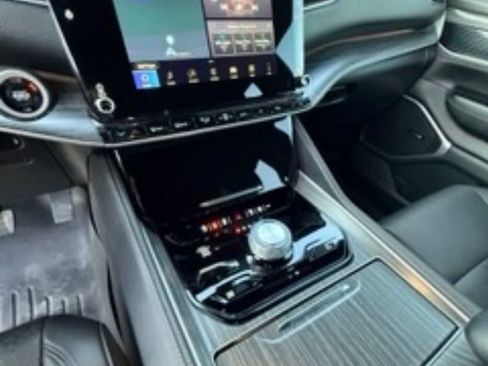 Used 2024 Jeep Wagoneer Series II w/ Rear Seat Video Group 1 image 11