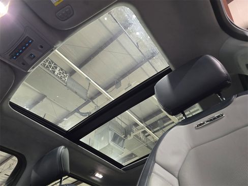 Used 2022 Ford F450 Limited w/ FX4 Off-Road Package image 30