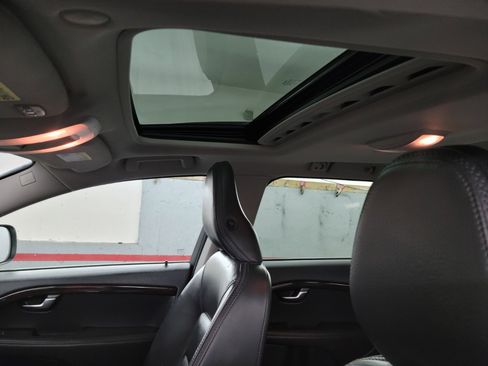 Used 2015 Volvo XC70 T6 Premier Plus image 28