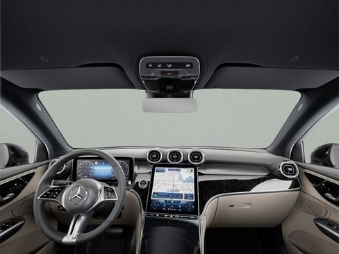 Used 2025 Mercedes-Benz GLC 300 GLC 300 image 38