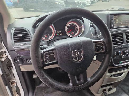 Used 2017 Dodge Grand Caravan SE w/ Power Window Group FWD image 14