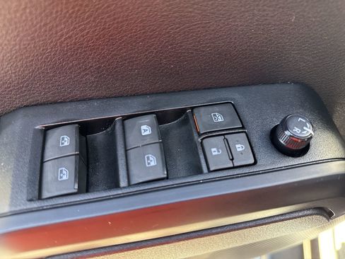 Certified 2023 Toyota Tacoma SR AWD/4WD image 15
