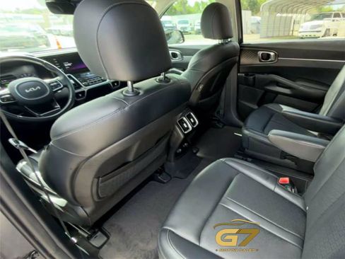 Used 2023 Kia Sorento EX AWD/4WD image 10
