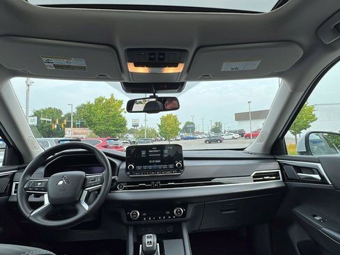 Used 2024 Mitsubishi Outlander SE AWD/4WD image 21