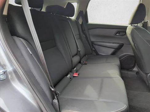 Used 2024 Nissan Rogue S image 22