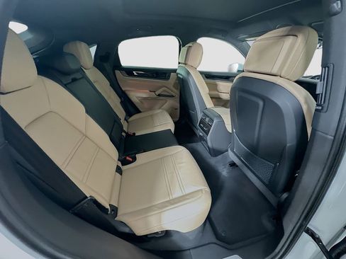 New 2026 Porsche Cayenne Coupe AWD/4WD image 28