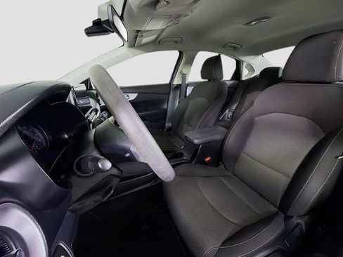 Used 2024 Kia Forte LXS FWD image 13