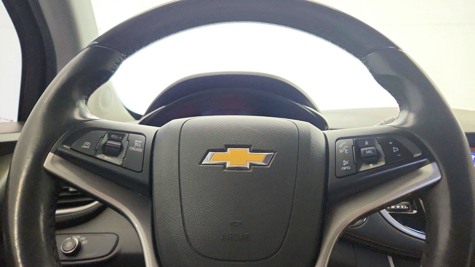 Used 2020 Chevrolet Trax LT w/ LT Convenience Package FWD image 30