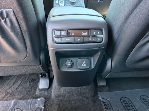 Certified 2024 Hyundai Palisade Limited FWD image 15