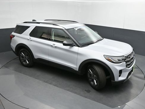 New 2026 Ford Explorer Active AWD/4WD image 42