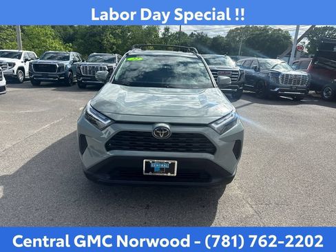 Used 2022 Toyota RAV4 XLE w/ Convenience Package AWD/4WD image 8