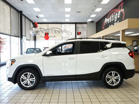 Used 2022 GMC Terrain SLE w/ Driver Convenience Package AWD/4WD image 4