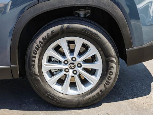 Certified 2024 Toyota Grand Highlander AWD image 29