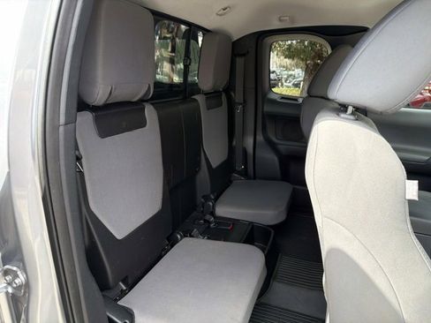 Certified 2017 Toyota Tacoma SR5 w/ Tow Package image 17