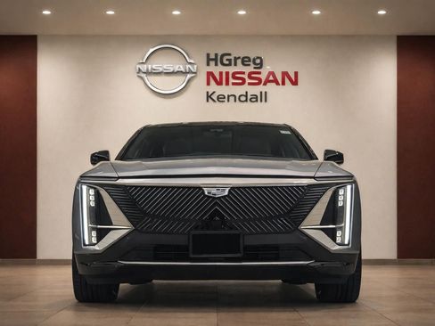 Used 2024 Cadillac Lyriq Luxury AWD/4WD image 5
