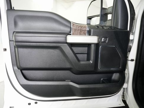 Used 2019 Ford F350 Lariat w/ Lariat Ultimate Package image 47