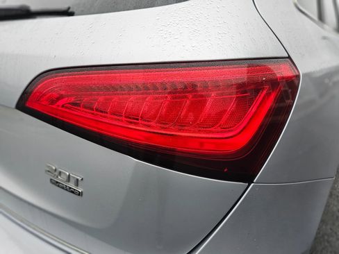 Used 2016 Audi Q5 2.0T Premium Plus w/ Technology Package image 8