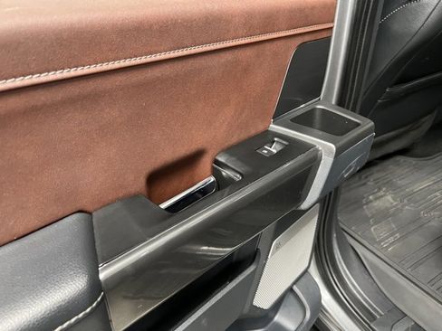 Used 2022 Ford F150 Lariat image 41