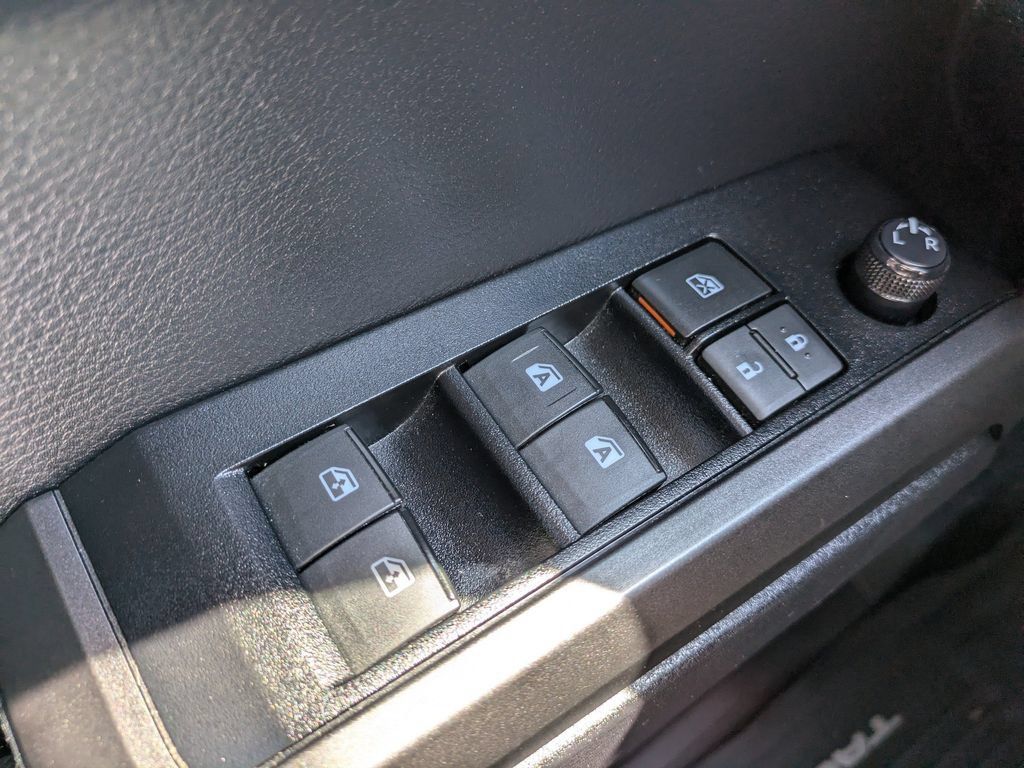 Used 2020 Toyota Tacoma TRD Sport w/ TRD Premium Sport Package AWD/4WD image 25
